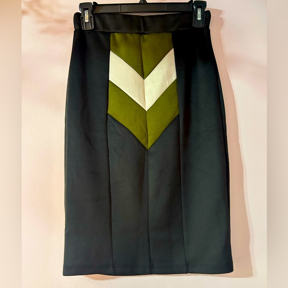 4$ SALE Agaci women’s size M black pencil skirt with army green and cream stripe